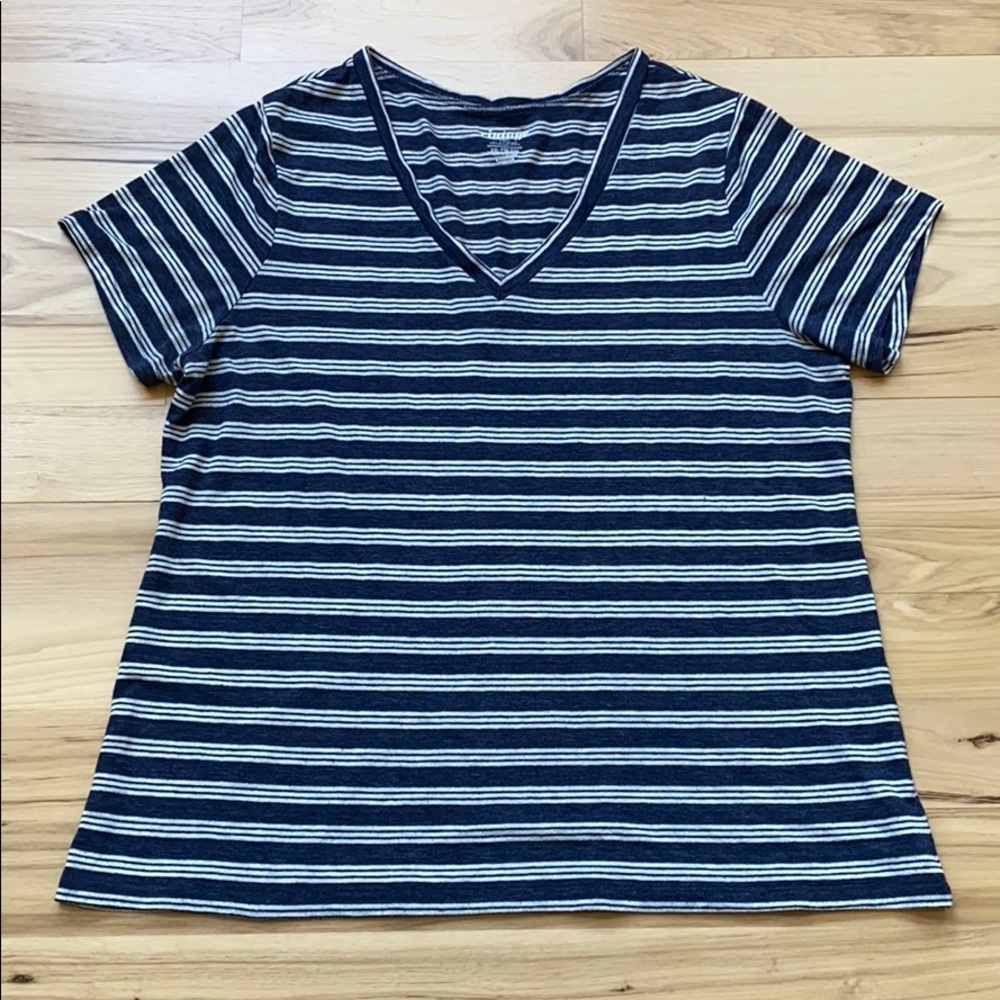 Old Navy Short Sleeve Tee